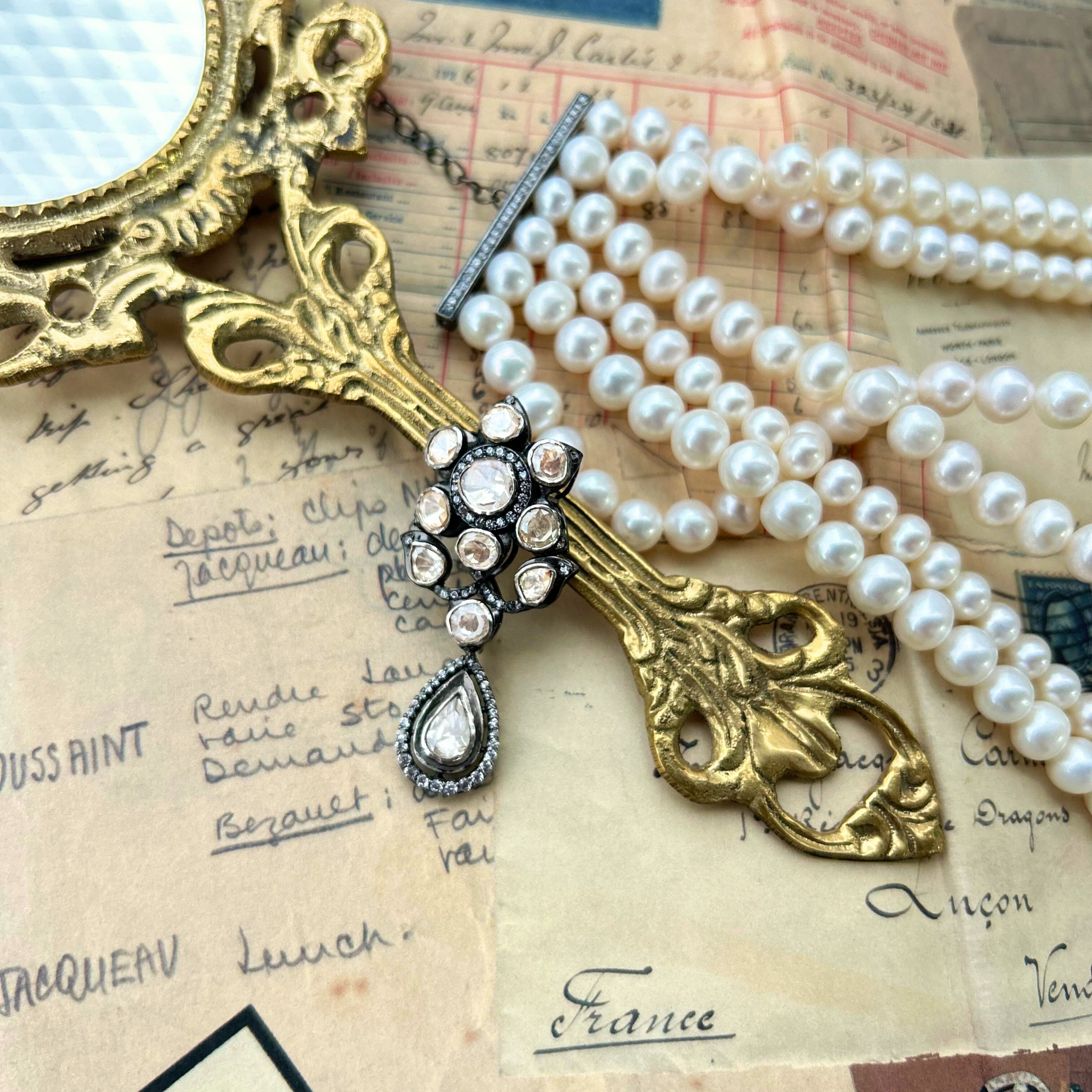 NOOR - E - MEHER EARRING