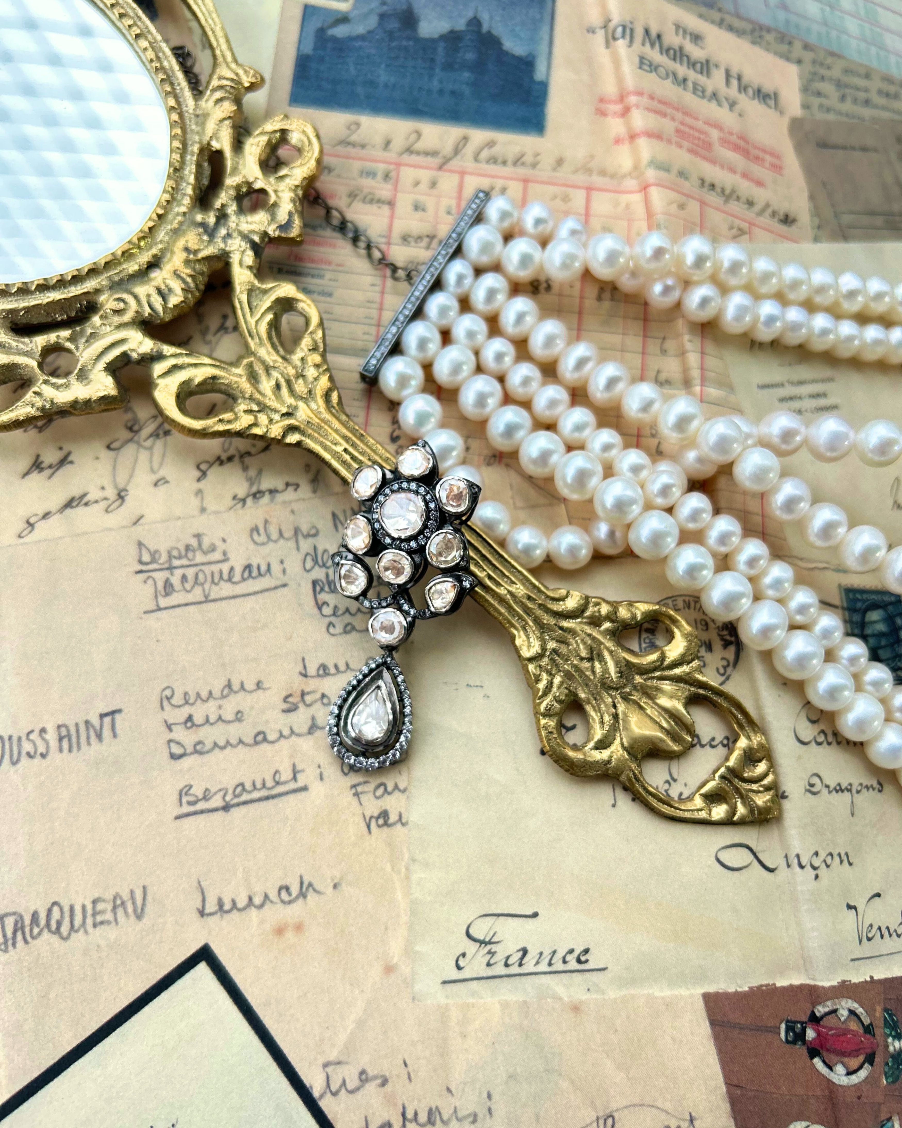 NOOR - E - MEHER EARRING